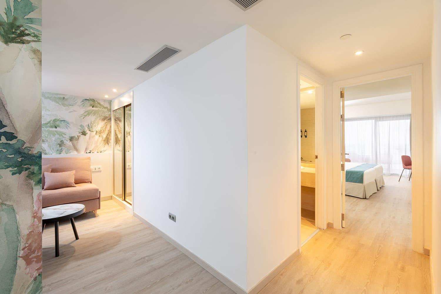 호텔 크리스티나 라스 팔마스 라스팔마스 외부 사진 A suite at the hotel